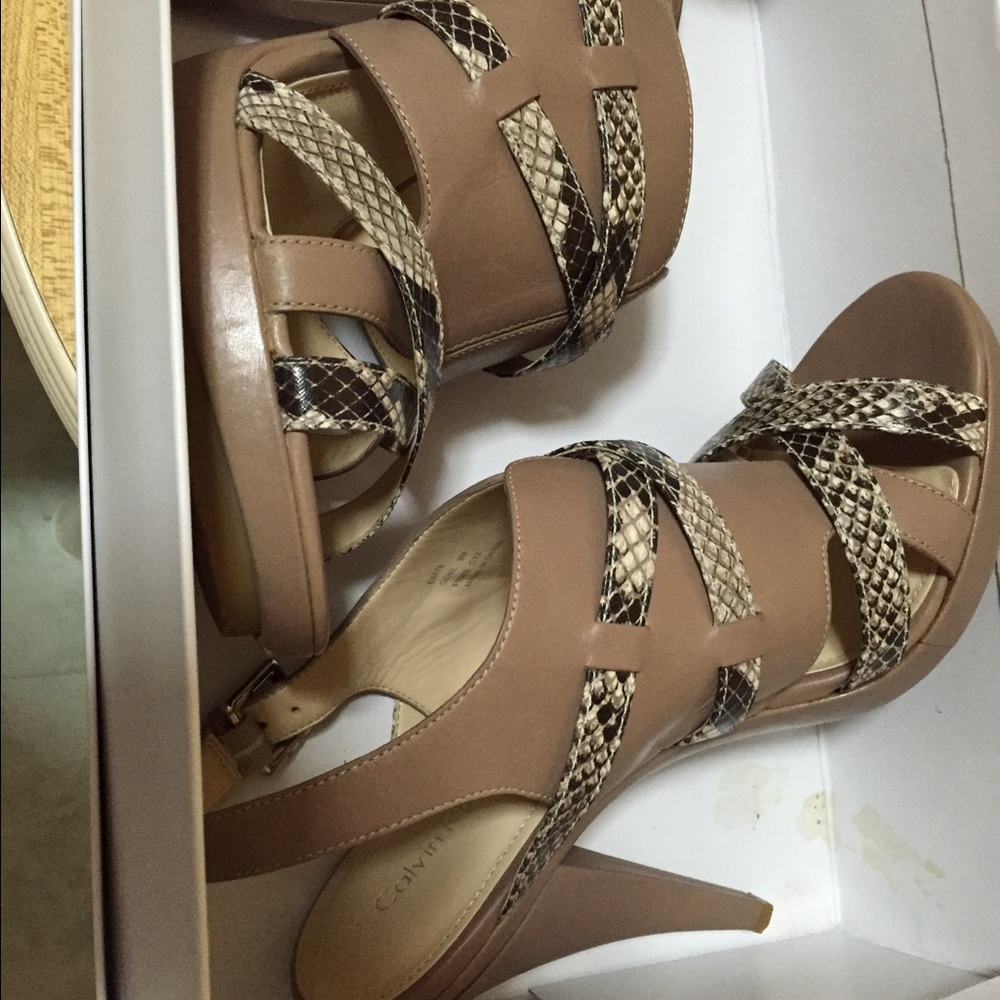 Ladies shoes