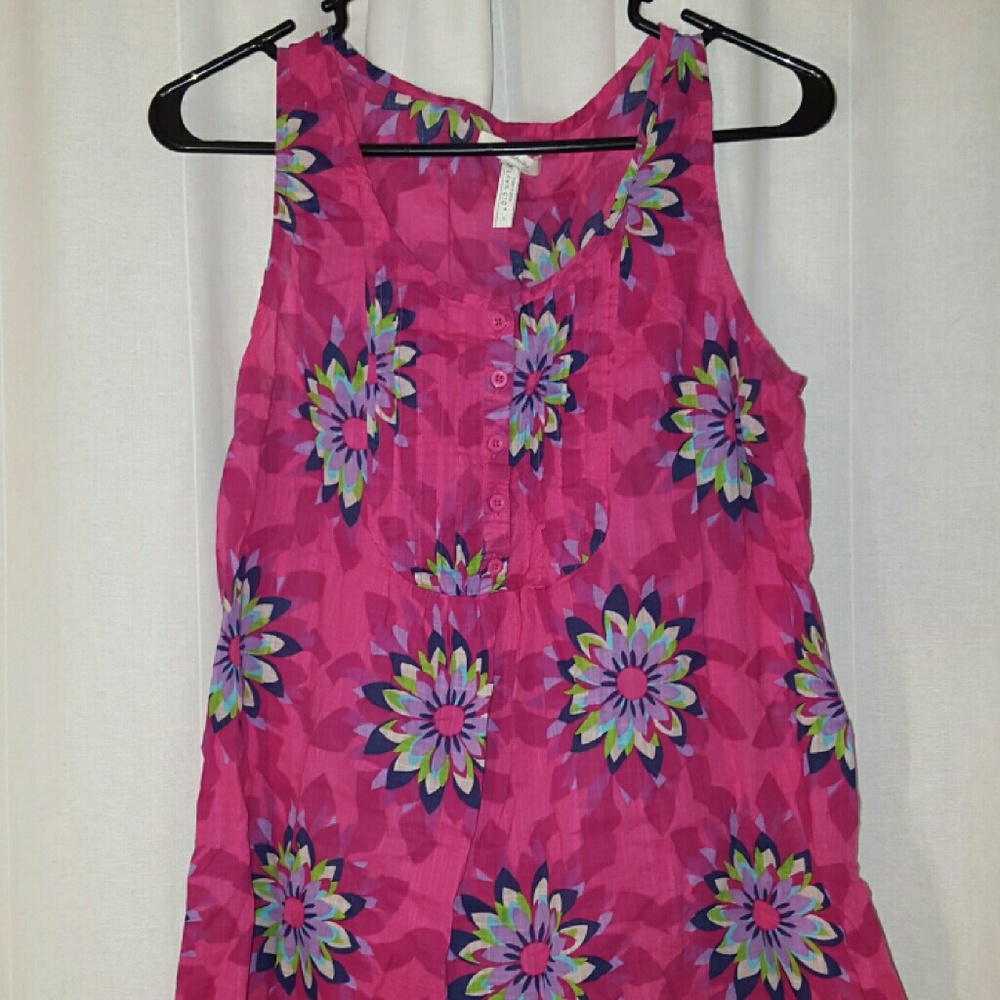 Old navy maternity sleeveless blouse