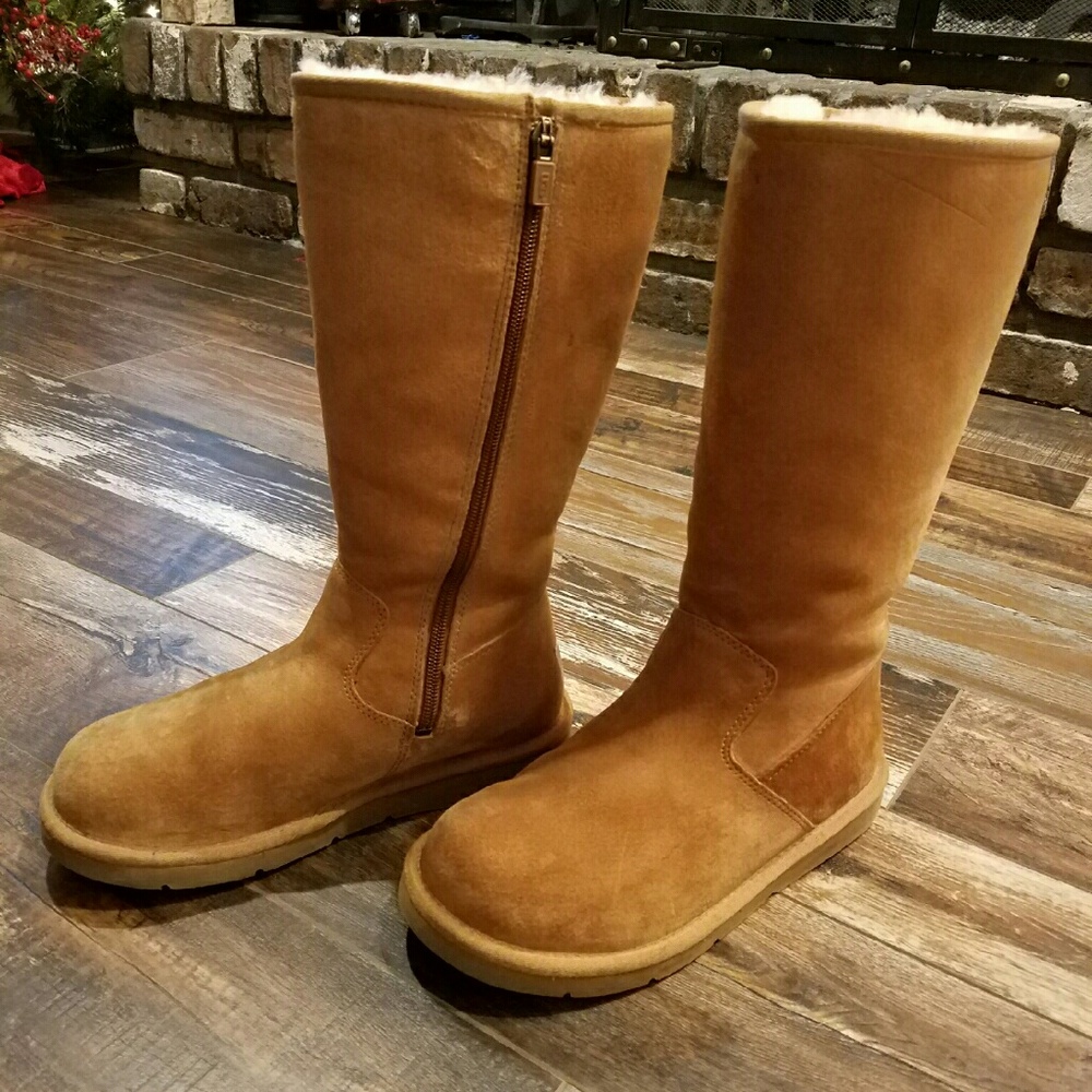 Sold !! Sold!! UGG boots