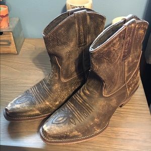 Roper size 7 cowboy boots