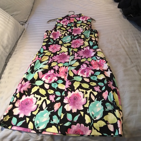 Dress - Picture 4 of 4