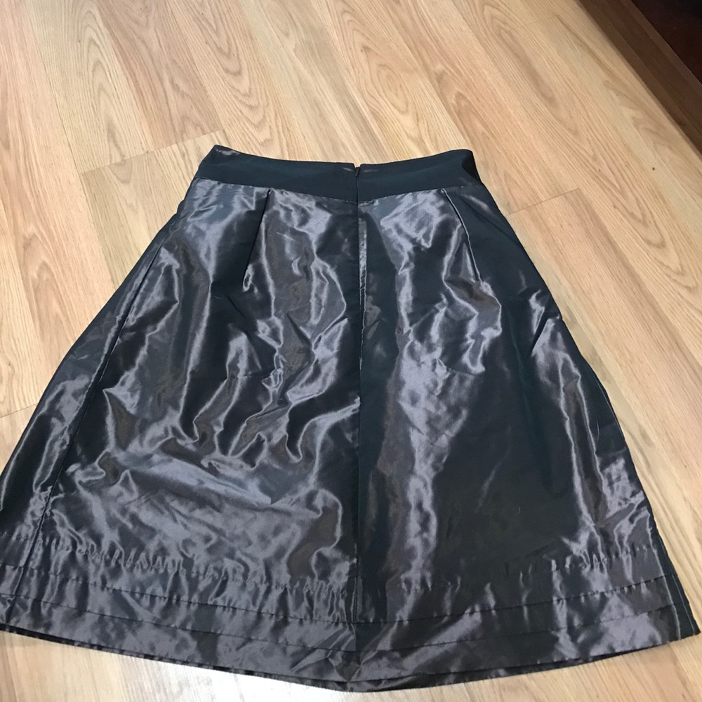 Banana Republic Sz 4 Shimmery Plum Skirt🌸 - Picture 4 of 4