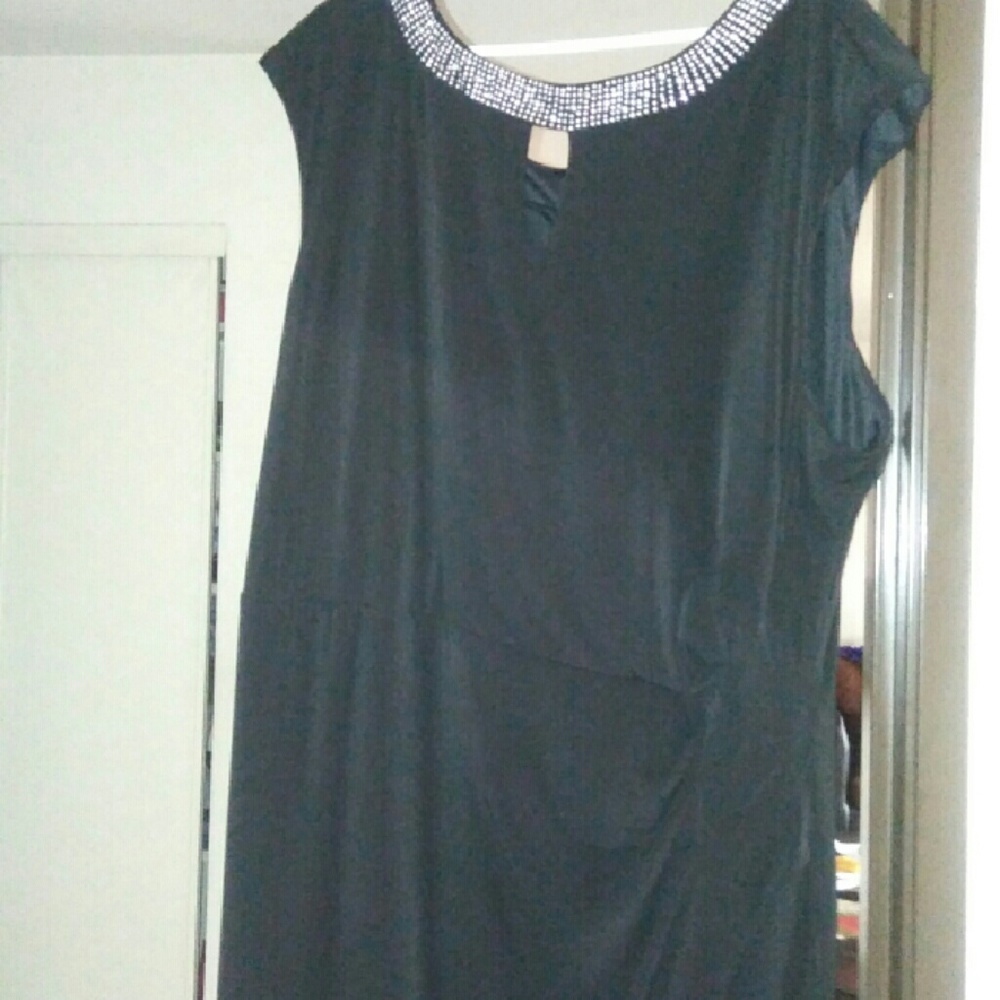22 W Black Dress