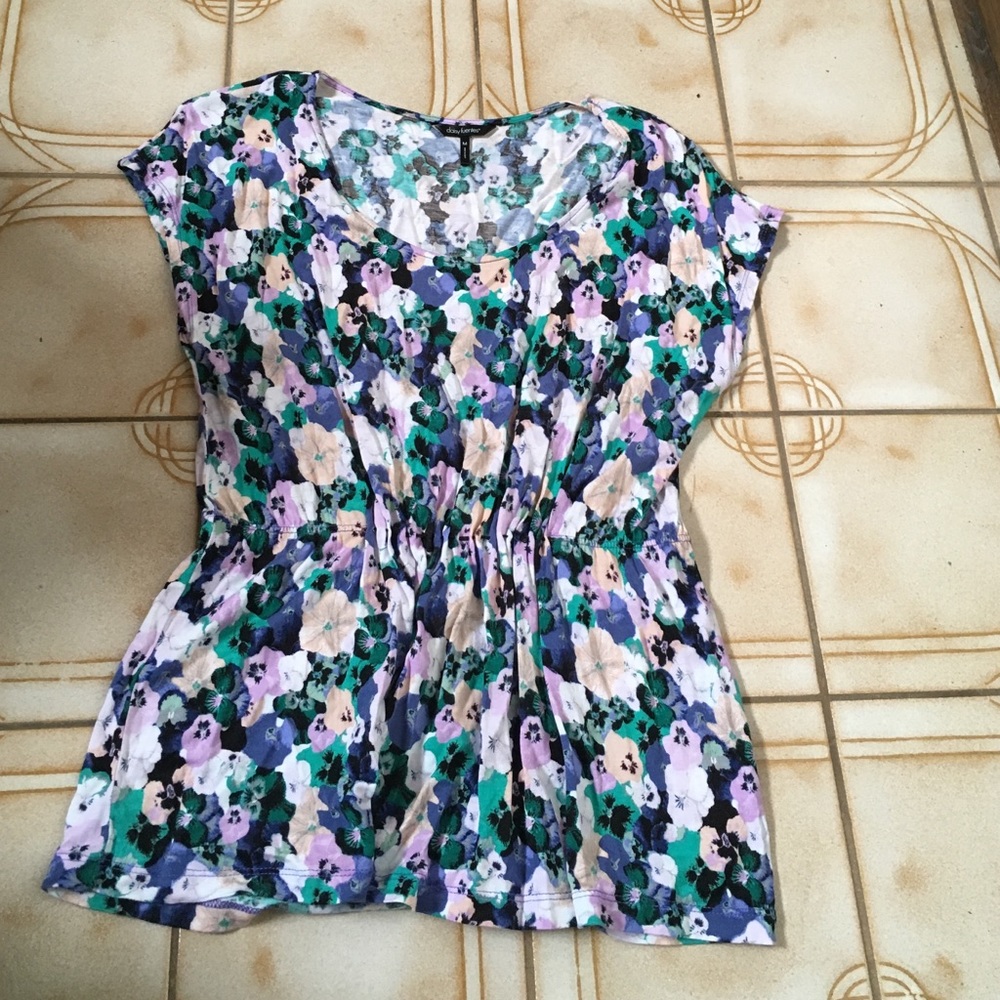 Daisy Fuentes floral top