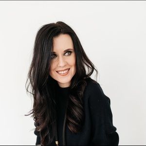 Meet your Posher, Angela!