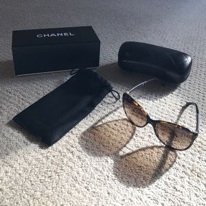 CHANEL Sunglasses