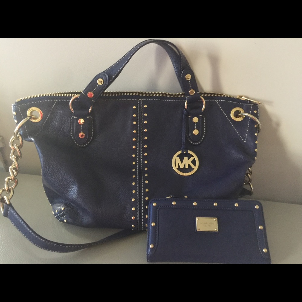 Authentic Michael Kors Bag & matching Wallet - Picture 1 of 4