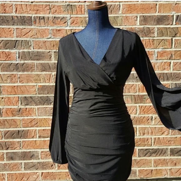 Jennifer Lopez Dresses & Skirts - 🚨JENNIFER LOPEZ New Medium Black LBD Dress