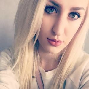 Meet your Posher, Lola