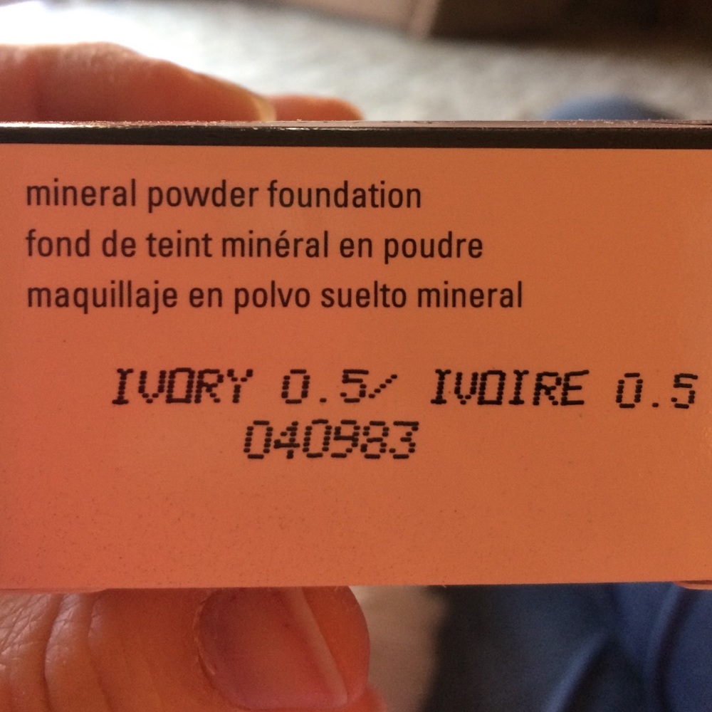 💕Mary Kay Mineral Powder Foundation - Ivory 0.5