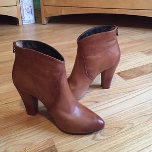 Steve Madden tan leather booties
