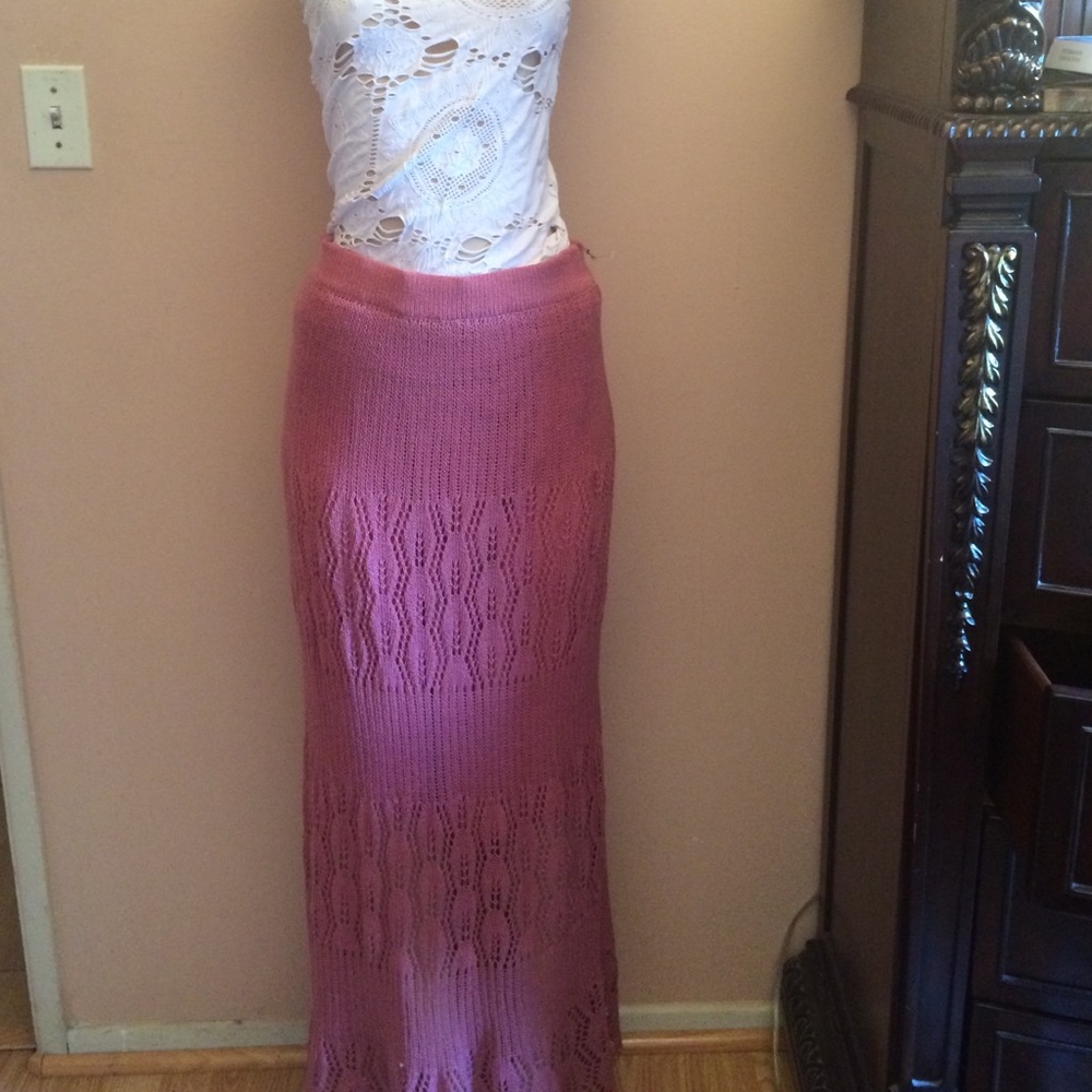 Long knitted skirt