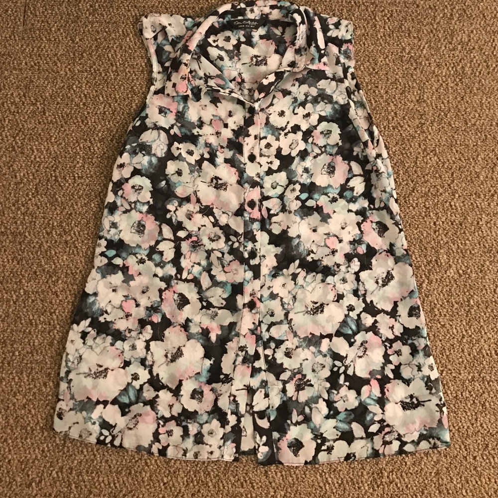 Floral sheer sleeveless blouse size 4