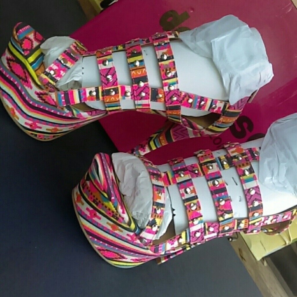 (NWOT) Multi Colored Guardian Pumps