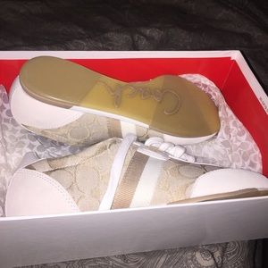 Coach shoes size 8 brand new never worn