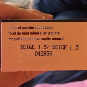 💕Mary Kay mineral powder foundation in Beige 1.5