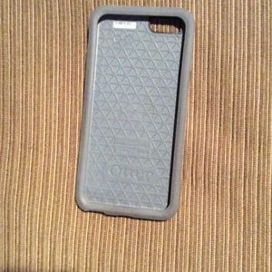 DEAL 🎊🎉iPhone 6 white OtterBox case-Great deal!