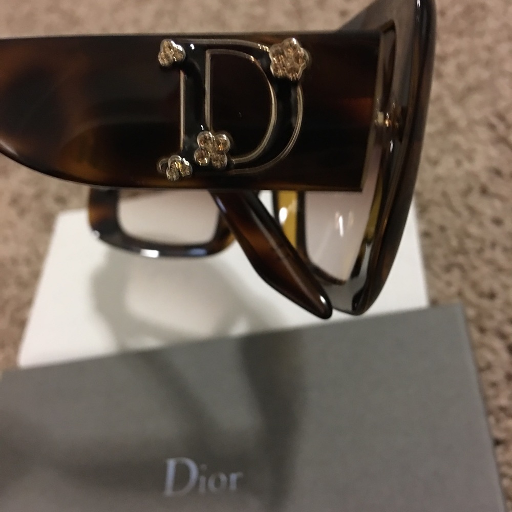 New Dior sunglasses - Picture 2 of 3