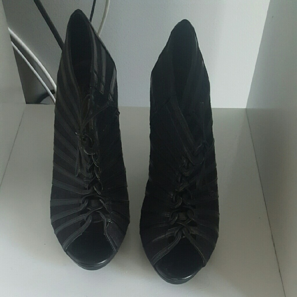 Mossimo heels - Picture 2 of 2