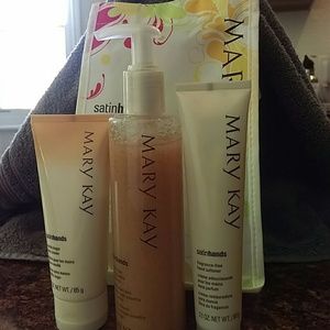 Mary Kay Satin Hands Vanilla Sugar Set