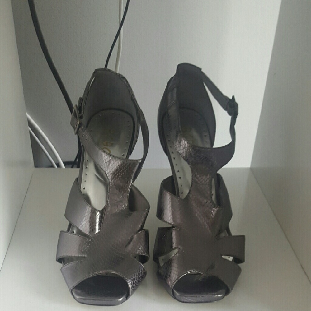 BCBG heels