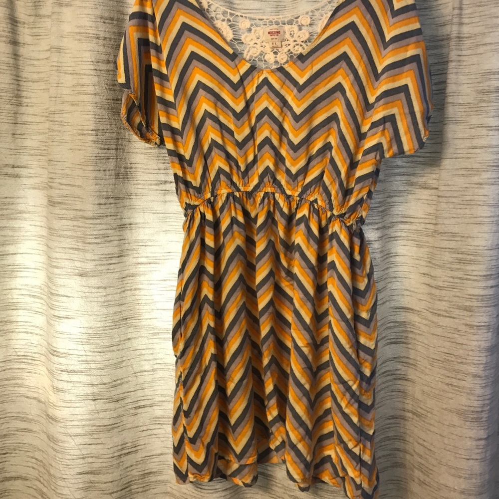 Summer dress with bohemian back