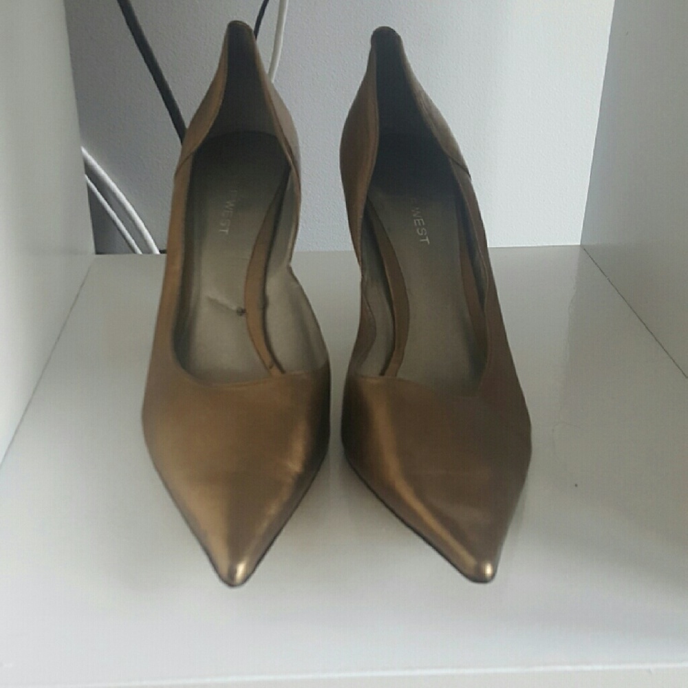 Nine West pumps