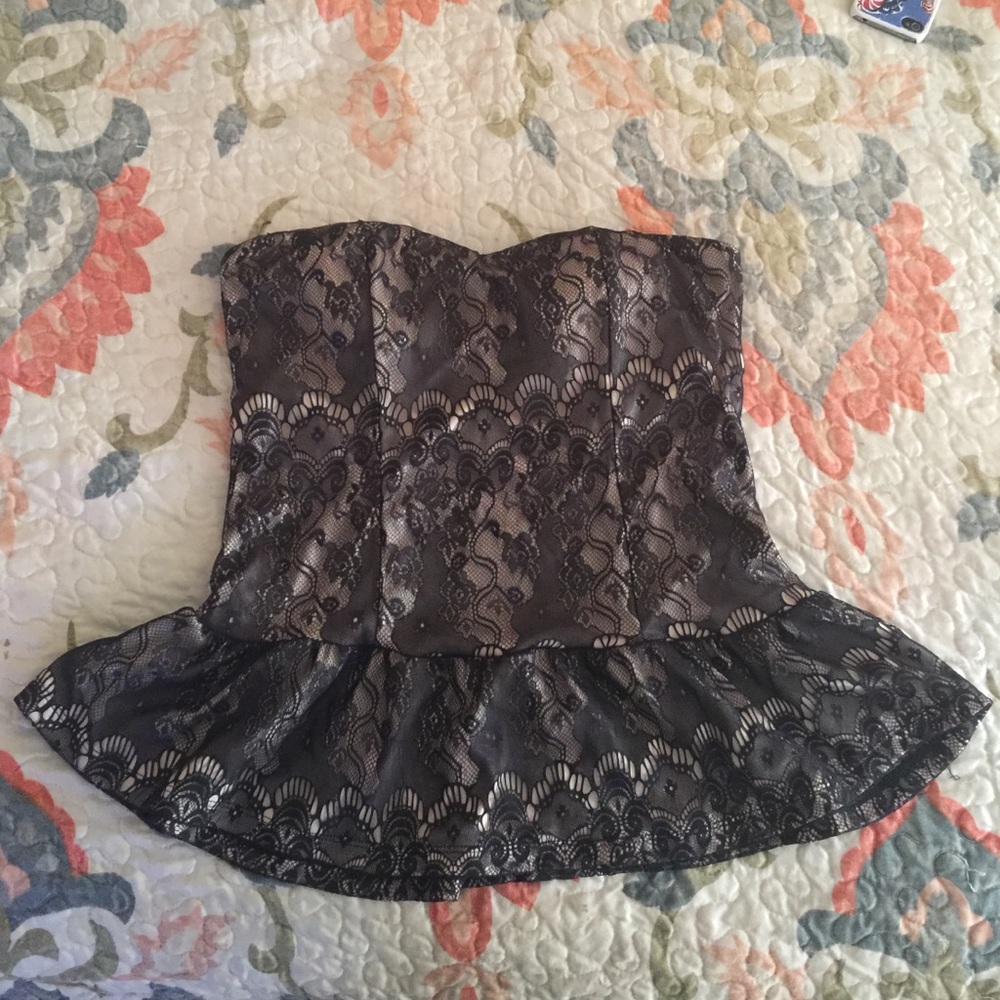 Cute Black & Beige lace strapless blouse.