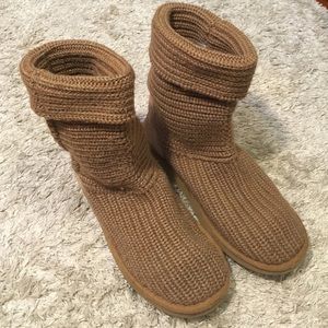 Short Tan Sweater/Knit Ugg Boots Size 8