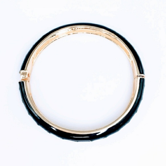 ✨Gorgeous Adia Kibur Dotted Enamel Bangle! - Picture 3 of 3