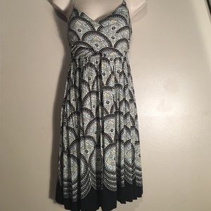 Super cute dress by ELLE. SIZE xs