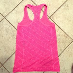 Lululemon Run Swiftly workout tank