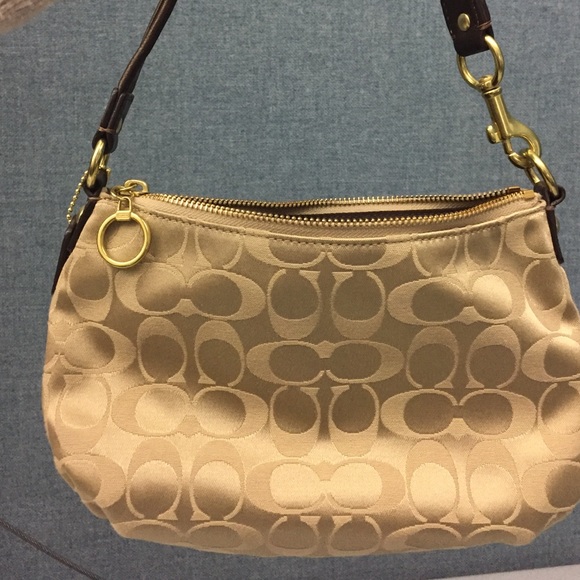 Coach purse - Picture 4 of 4