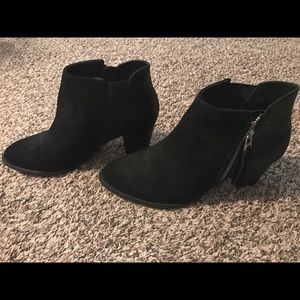 Vionic booties - size 9 never worn