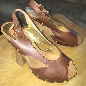 MK mocha heels, gold stud