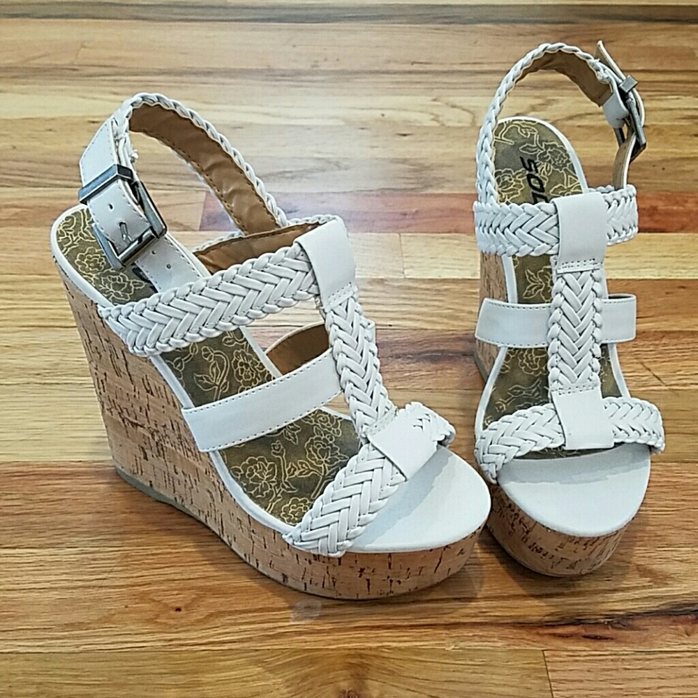 Like new white wedges