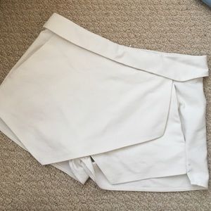 White skort
