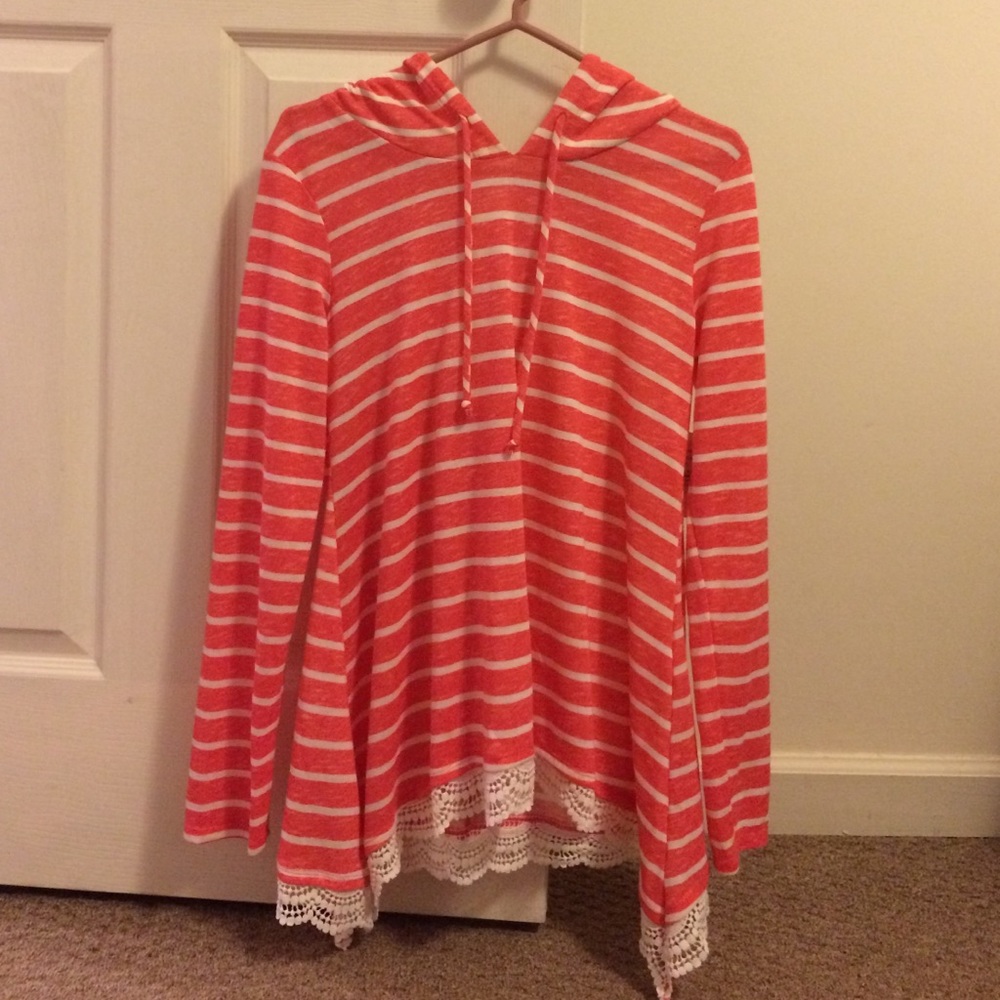 NWT lace trim pull over