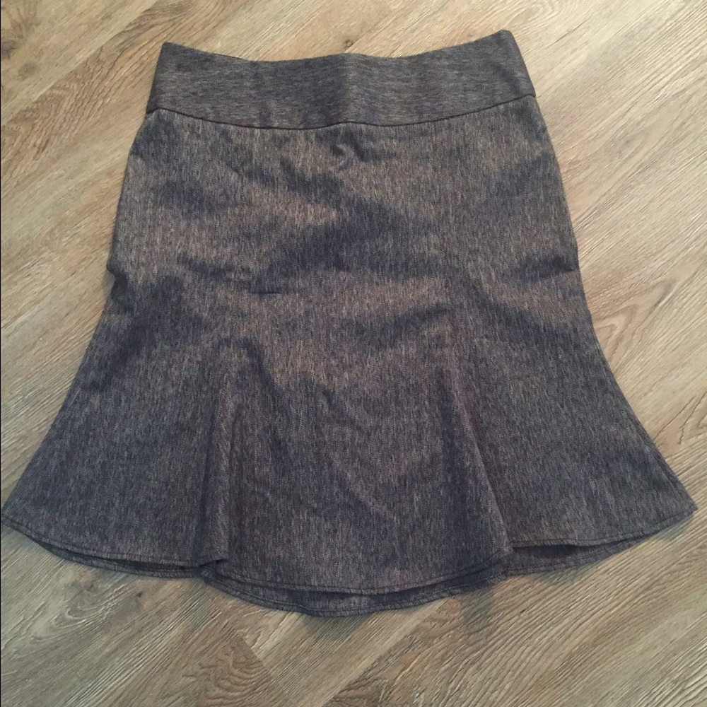 fitted skirt