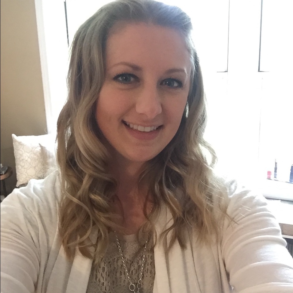 Meet your Posher, Lauren