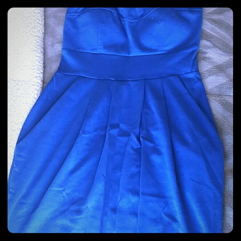Navy blue body con strapless dress