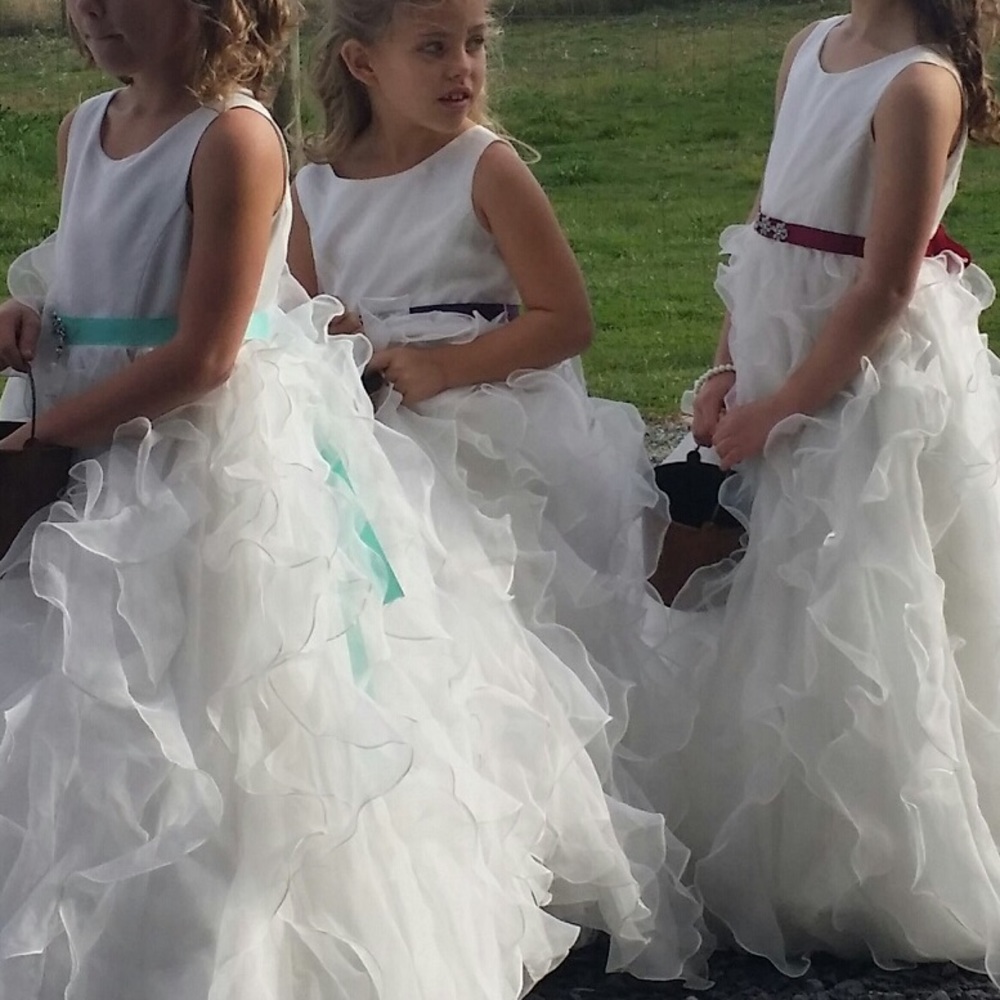 David bridal flower girl dress size 8