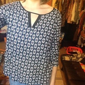 Geometric split back top