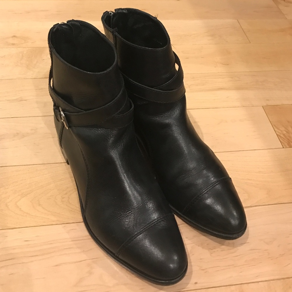 Pour la victories leather ankle boots.