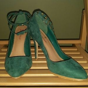 Emerald Suede Pointed Toe Pump