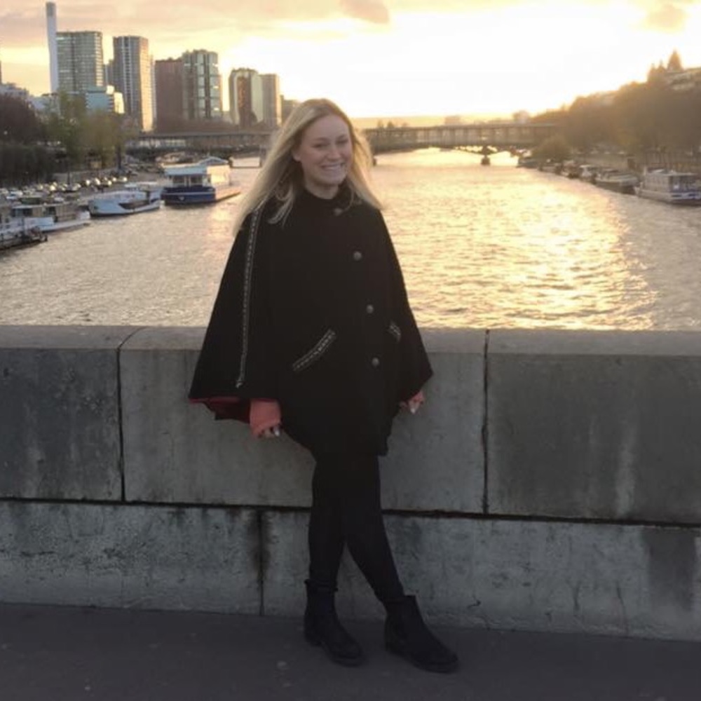 Meet your Posher, Abigail
