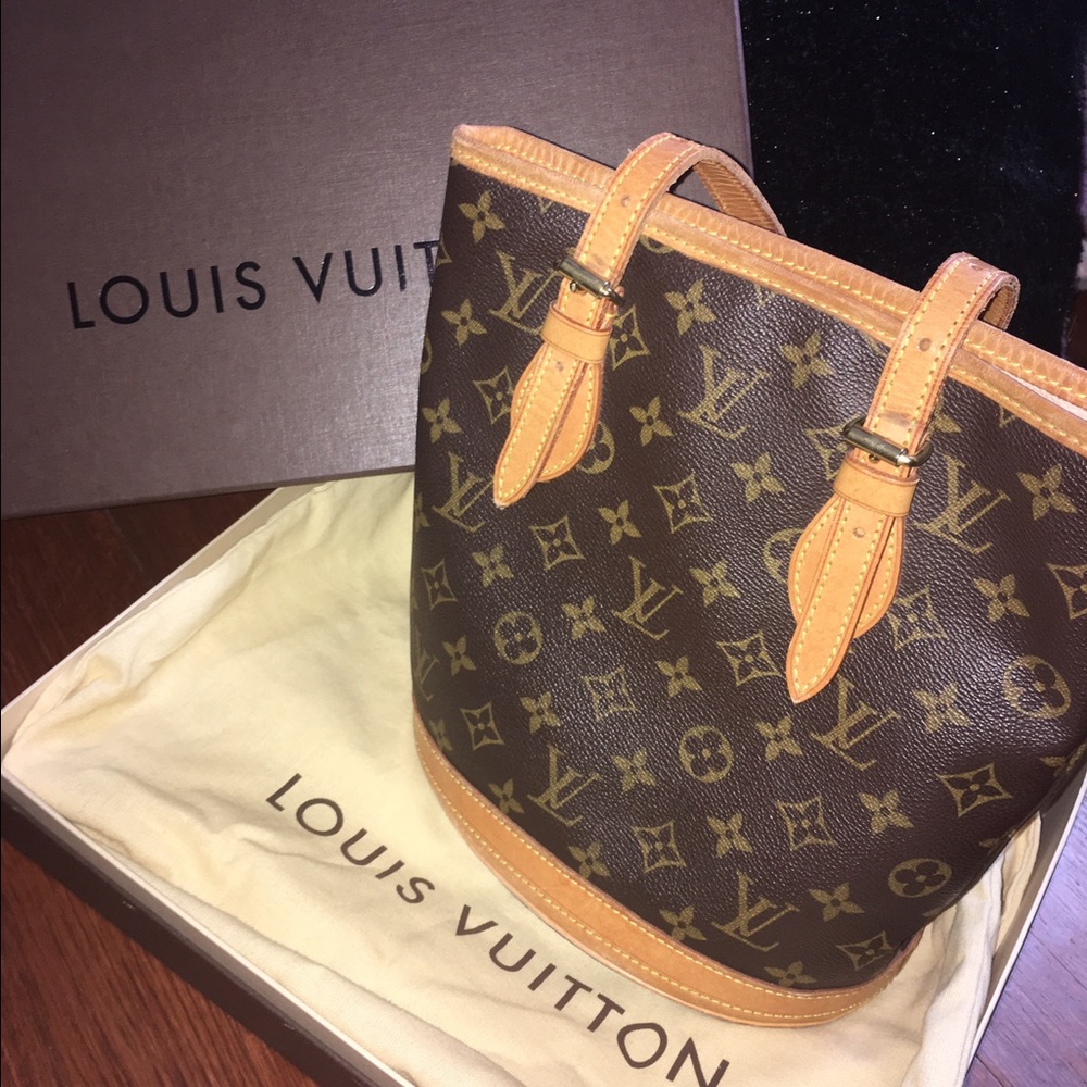 ***Authentic*** Louis Vuitton Bucket