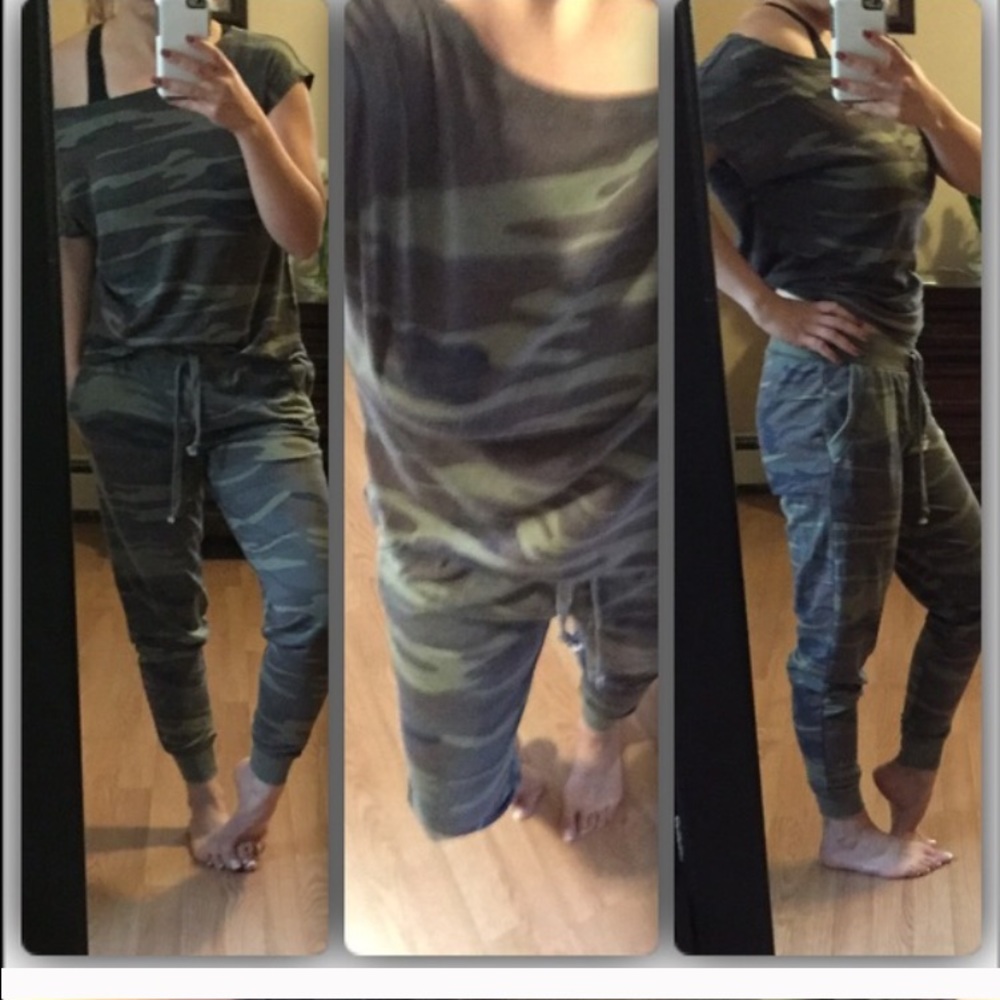 Last one🌷Adorable camo joggers 💕 - Picture 4 of 4