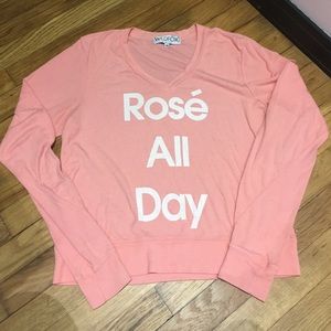 rose all day v neck!