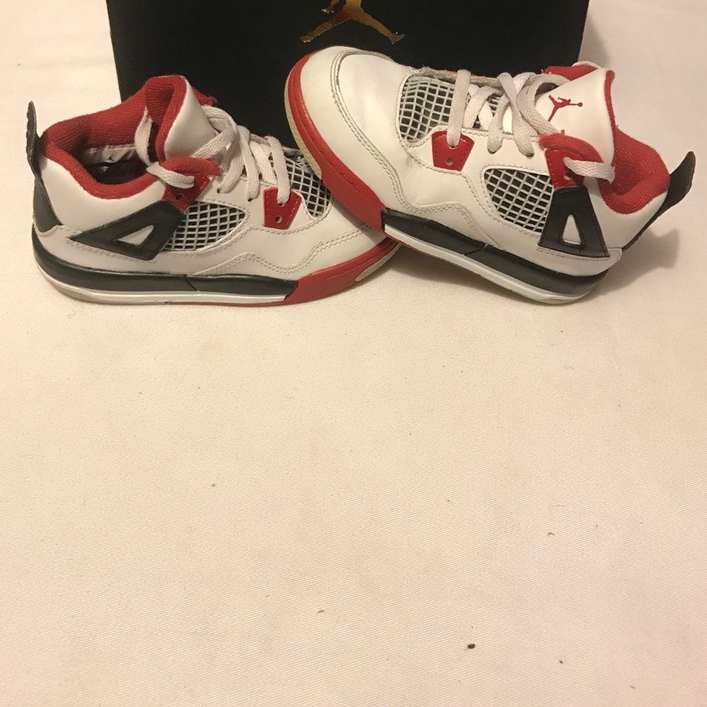 Jordan Retro 4's